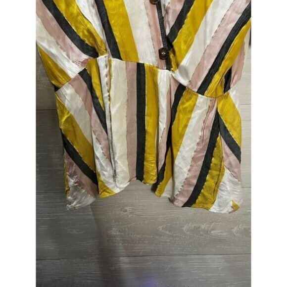 Beige by ECI Surplice Front 3/4 Sleeves Blouse Large - Picture 4 of 7